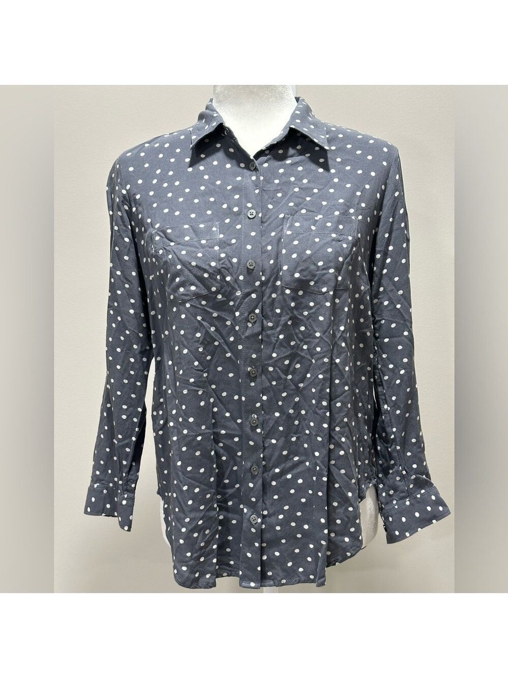 LOFT Women’s Black Polka Dot Long Sleeve Button Down Shirt Size SP - Picture 1 of 3